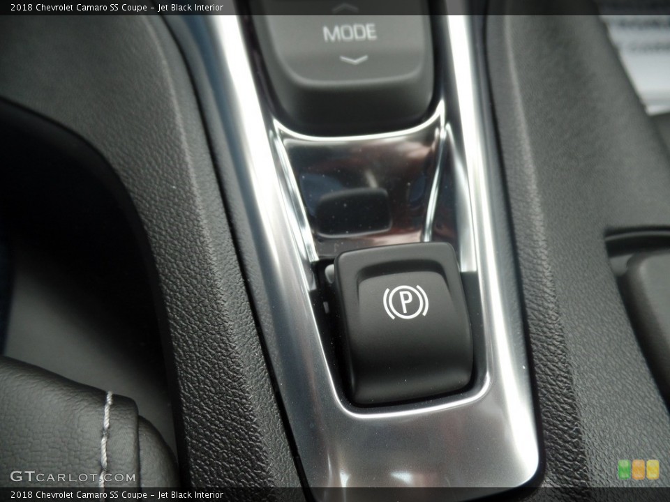 Jet Black Interior Controls for the 2018 Chevrolet Camaro SS Coupe #126667073