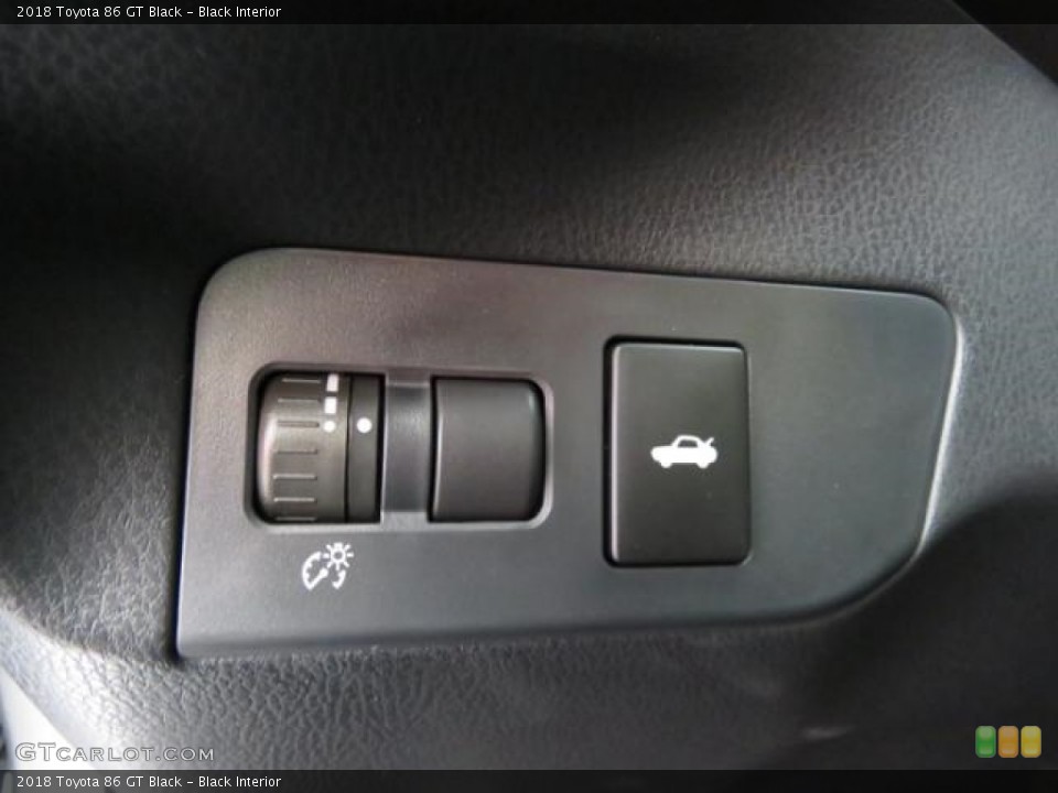 Black Interior Controls for the 2018 Toyota 86 GT Black #126667106