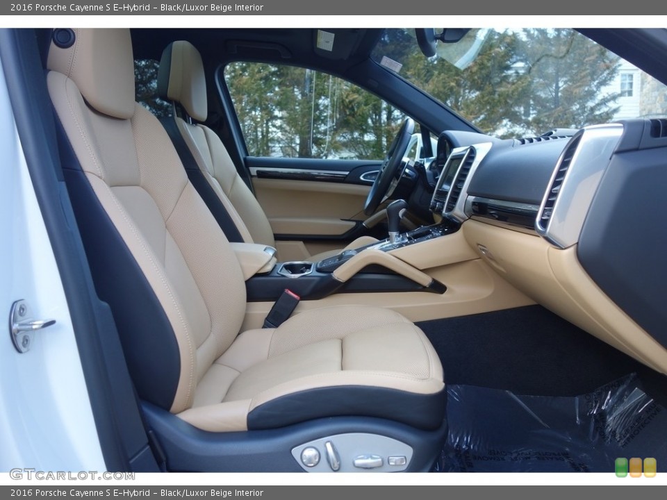 Black/Luxor Beige Interior Front Seat for the 2016 Porsche Cayenne S E-Hybrid #126703604