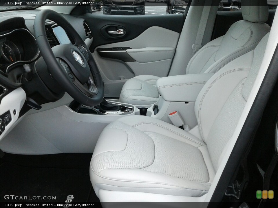 Black/Ski Grey Interior Photo for the 2019 Jeep Cherokee Limited #126756741