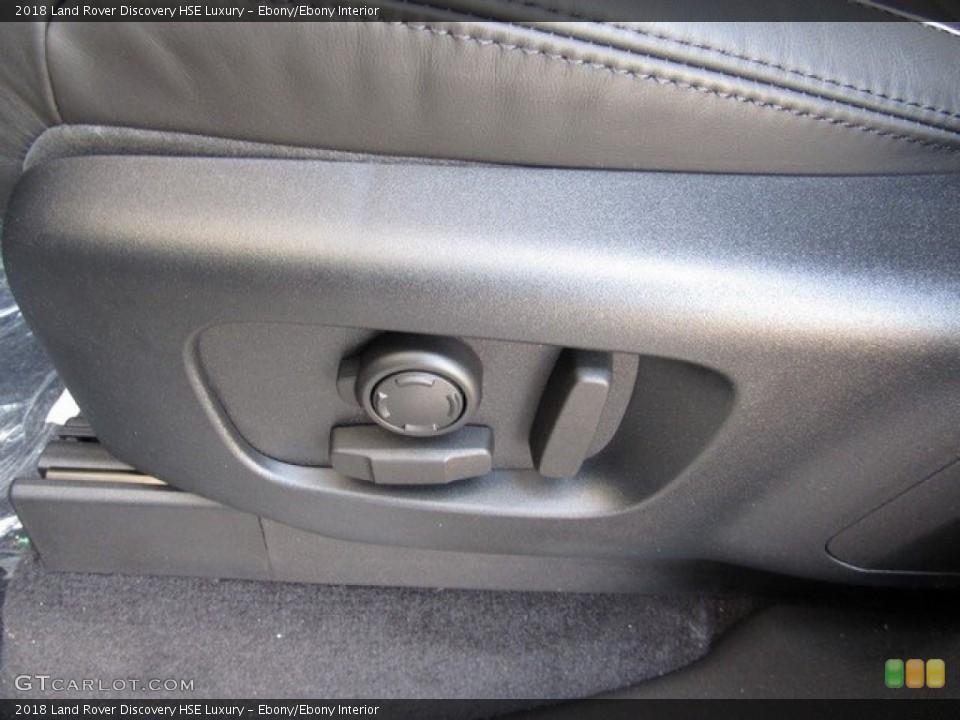 Ebony/Ebony Interior Controls for the 2018 Land Rover Discovery HSE Luxury #126784403