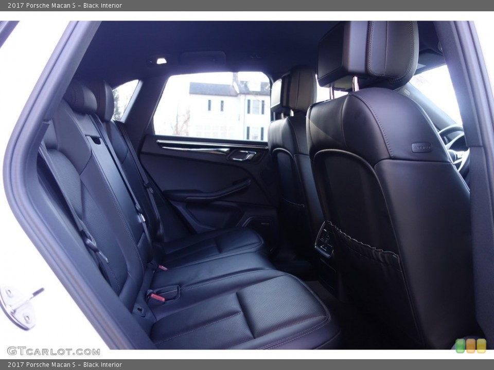Black Interior Rear Seat for the 2017 Porsche Macan S #126807716