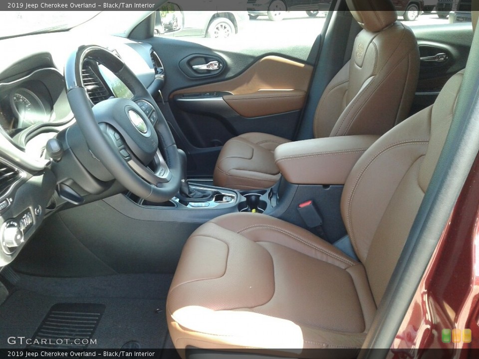 Black/Tan Interior Photo for the 2019 Jeep Cherokee Overland #126824162