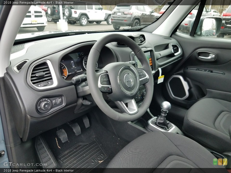 Black Interior Photo for the 2018 Jeep Renegade Latitude 4x4 #126847238