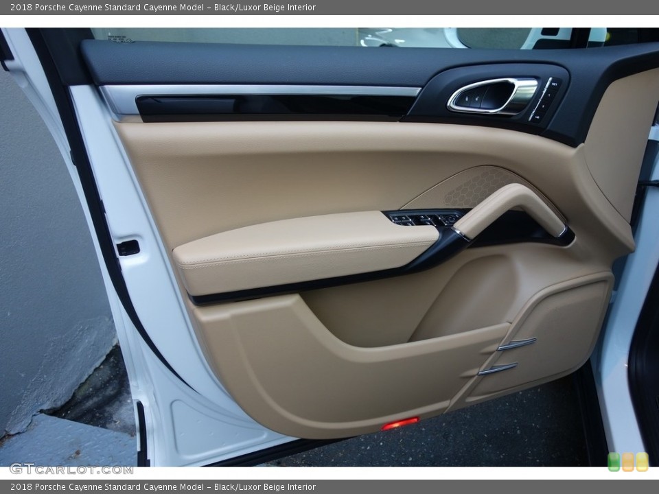 Black/Luxor Beige Interior Door Panel for the 2018 Porsche Cayenne  #127066791