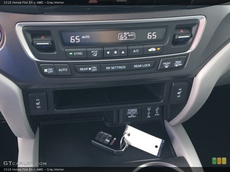 Gray Interior Controls for the 2018 Honda Pilot EX-L AWD #127071783