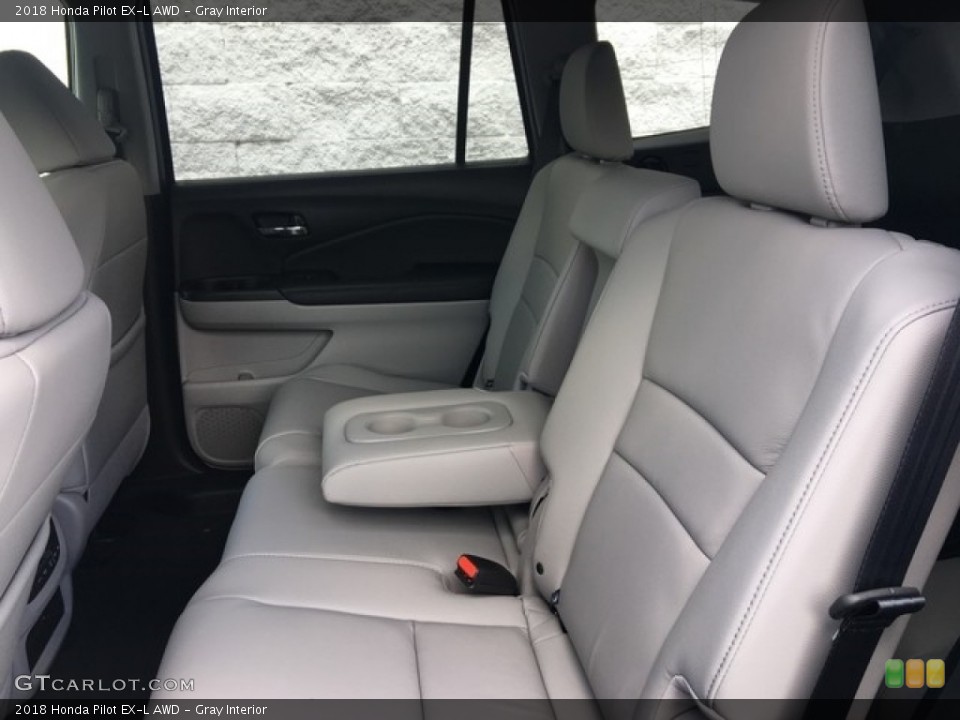 Gray Interior Rear Seat for the 2018 Honda Pilot EX-L AWD #127071837