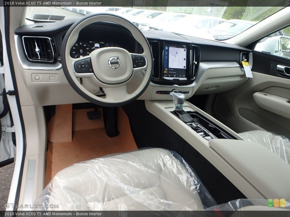 Blonde Interior Photo for the 2018 Volvo XC60 T5 AWD Momentum #127148696
