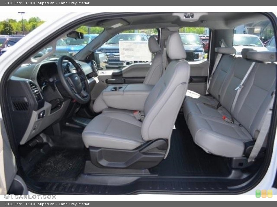 Earth Gray Interior Photo for the 2018 Ford F150 XL SuperCab #127199907