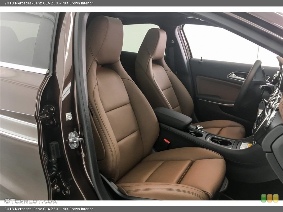 Nut Brown 2018 Mercedes-Benz GLA Interiors