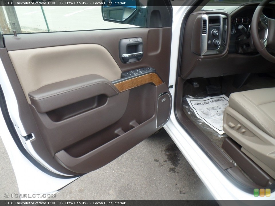 Cocoa Dune Interior Door Panel for the 2018 Chevrolet Silverado 1500 LTZ Crew Cab 4x4 #127229331