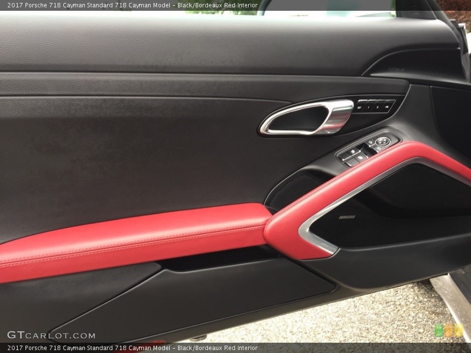 Black/Bordeaux Red Interior Door Panel for the 2017 Porsche 718 Cayman  #127273605