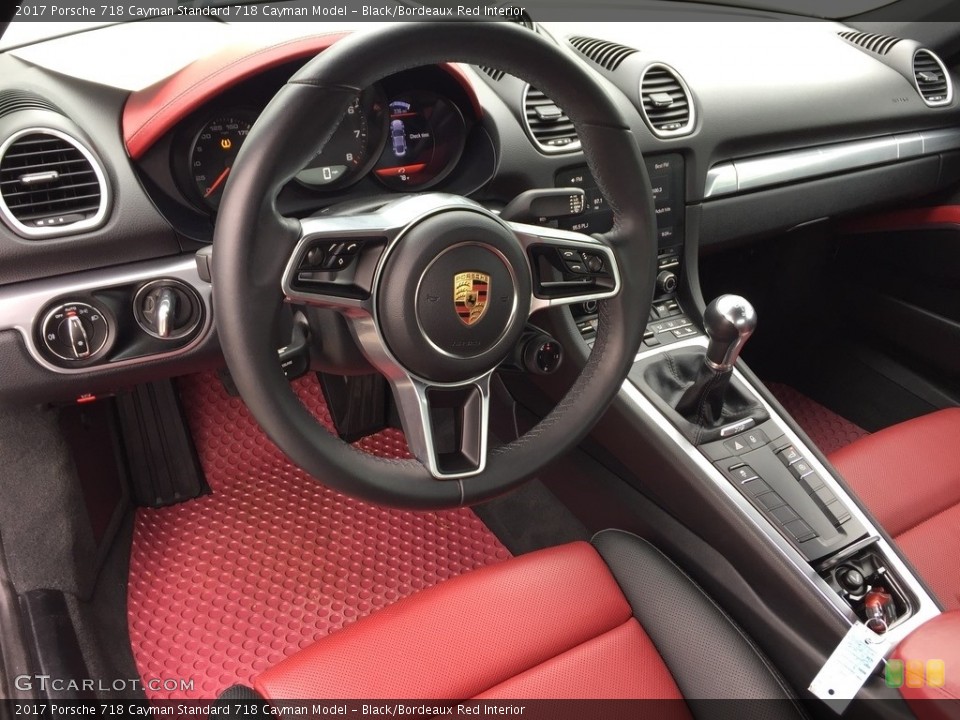 Black/Bordeaux Red Interior Dashboard for the 2017 Porsche 718 Cayman  #127273635