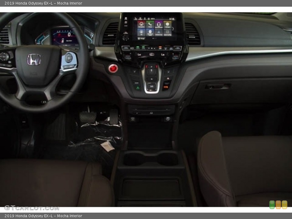 Mocha Interior Dashboard for the 2019 Honda Odyssey EX-L #127292824