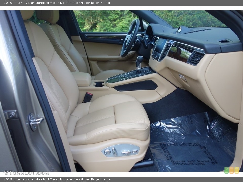 Black/Luxor Beige Interior Front Seat for the 2018 Porsche Macan  #127402329