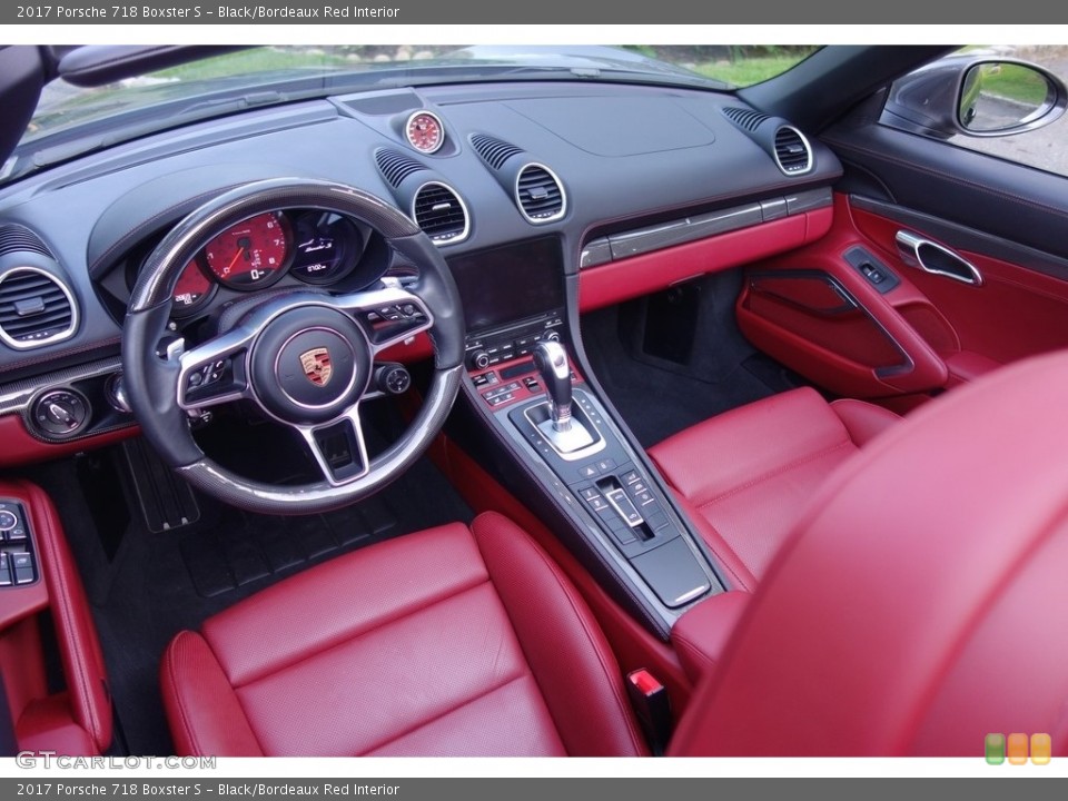 Black/Bordeaux Red Interior Photo for the 2017 Porsche 718 Boxster S #127411647