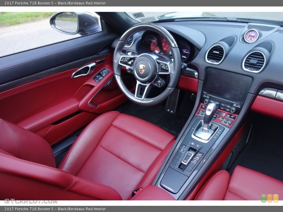 Black/Bordeaux Red Interior Dashboard for the 2017 Porsche 718 Boxster S #127411710