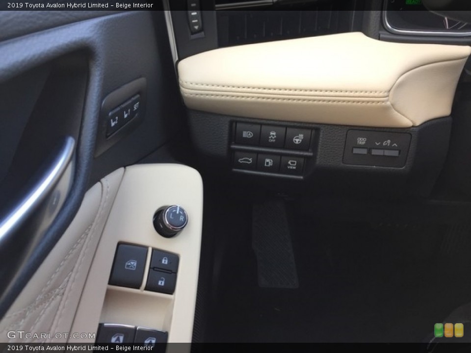 Beige Interior Controls for the 2019 Toyota Avalon Hybrid Limited #127431212