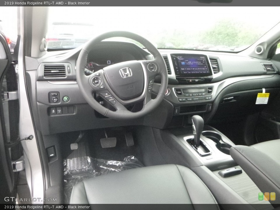 Black Interior Photo for the 2019 Honda Ridgeline RTL-T AWD #127438844