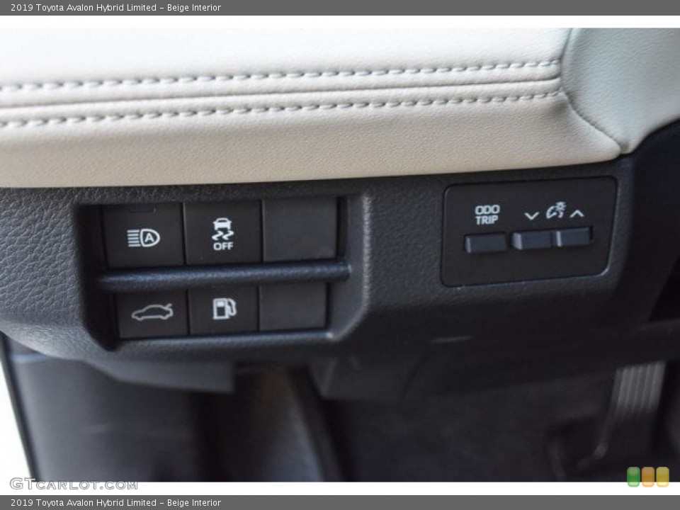 Beige Interior Controls for the 2019 Toyota Avalon Hybrid Limited #127449692