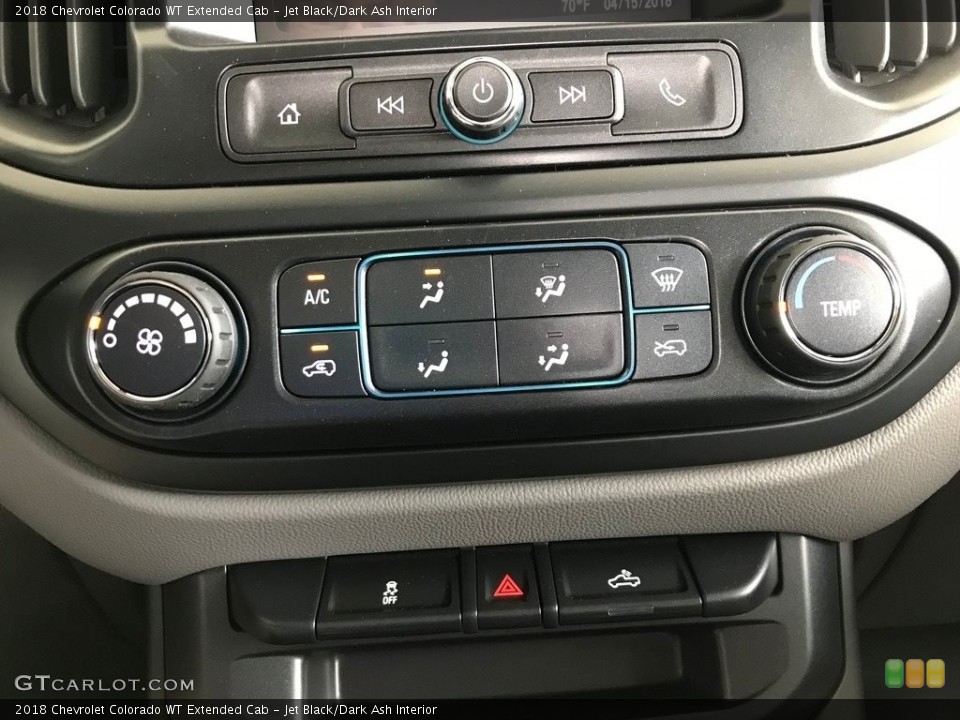 Jet Black/Dark Ash Interior Controls for the 2018 Chevrolet Colorado WT Extended Cab #127514330