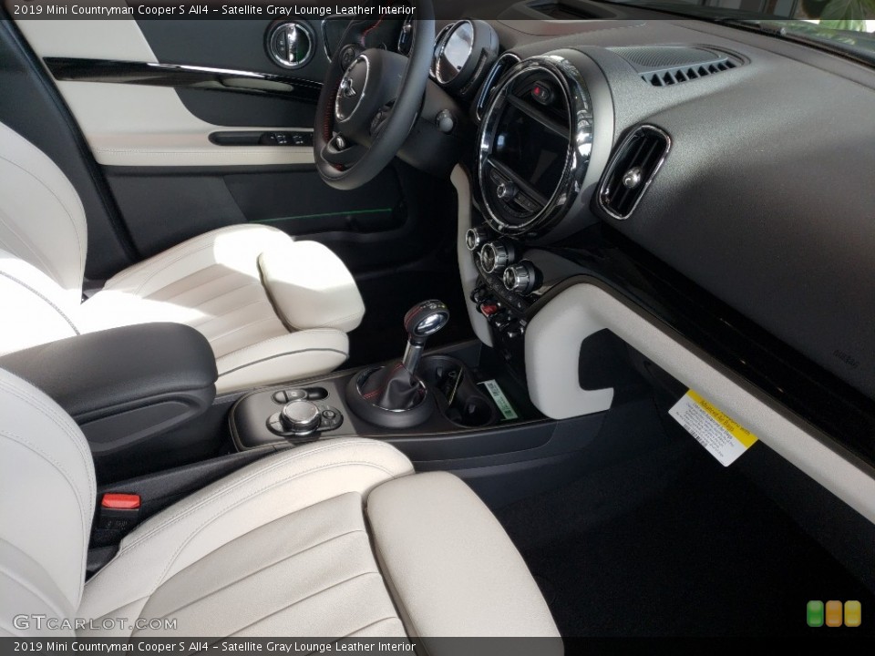 Satellite Gray Lounge Leather Interior Photo for the 2019 Mini Countryman Cooper S All4 #127551456