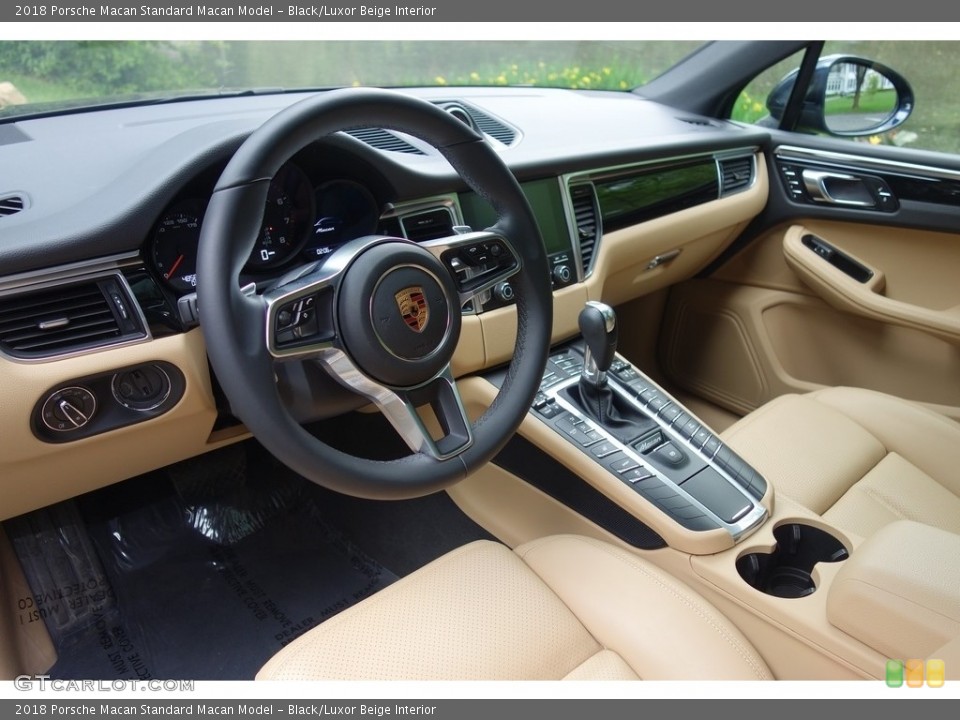 Black/Luxor Beige Interior Front Seat for the 2018 Porsche Macan  #127607847
