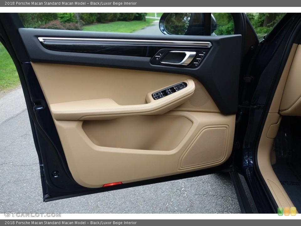 Black/Luxor Beige Interior Door Panel for the 2018 Porsche Macan  #127607865