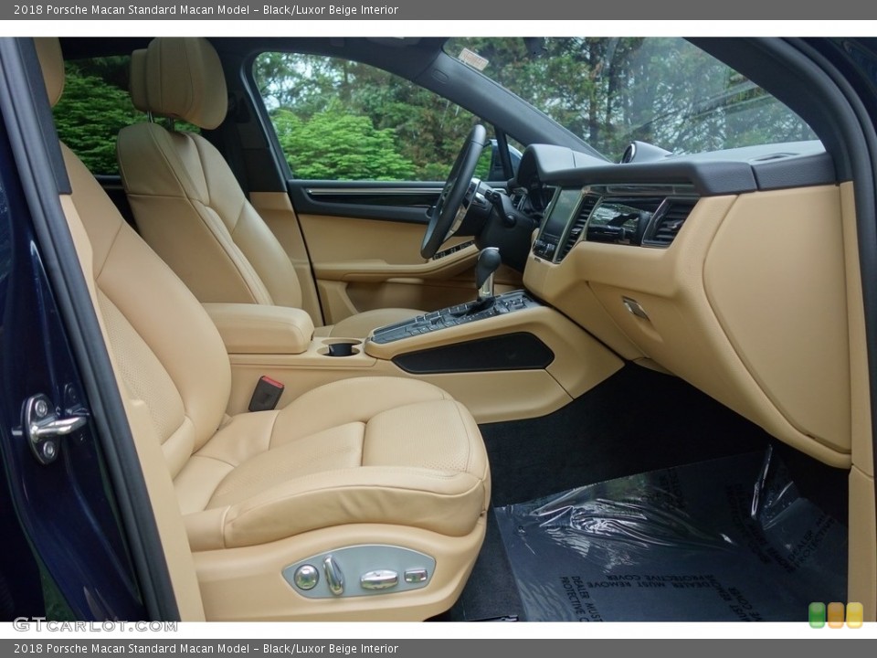 Black/Luxor Beige Interior Front Seat for the 2018 Porsche Macan  #127608039