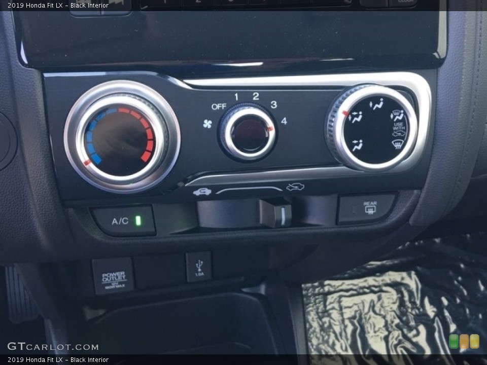 Black Interior Controls for the 2019 Honda Fit LX #127676121