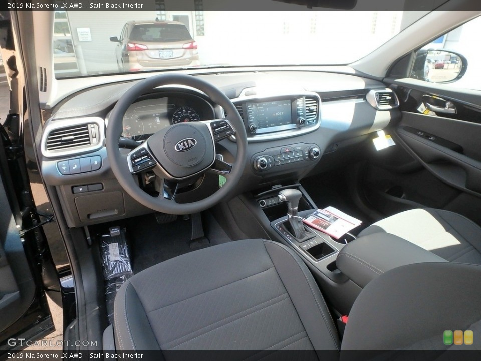 Satin Black Interior Photo for the 2019 Kia Sorento LX AWD #127679454