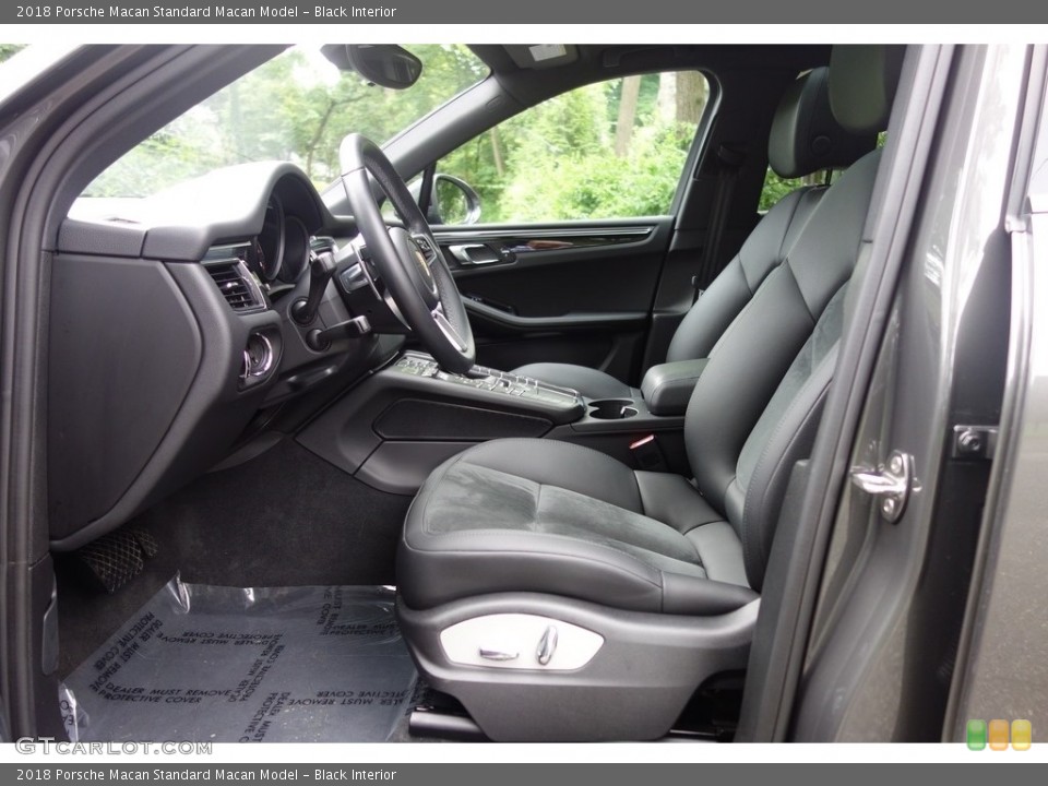 Black Interior Front Seat for the 2018 Porsche Macan  #127723321
