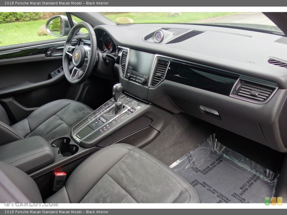 Black Interior Dashboard for the 2018 Porsche Macan  #127723426