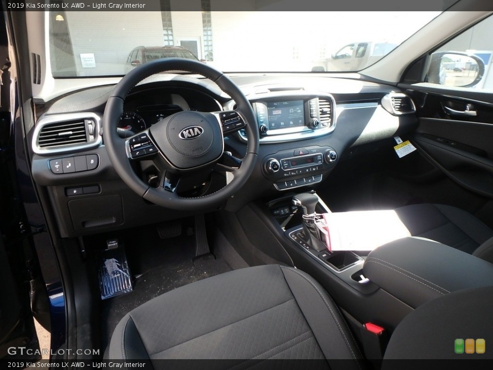 Light Gray Interior Photo for the 2019 Kia Sorento LX AWD #127750604