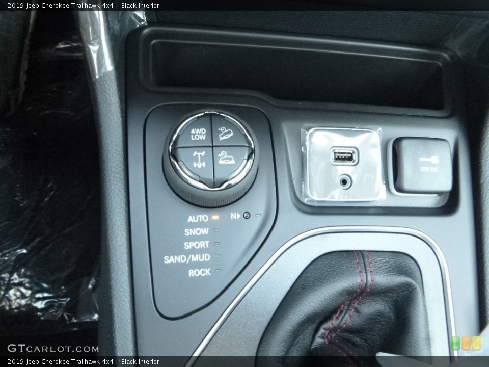 Black Interior Controls for the 2019 Jeep Cherokee Trailhawk 4x4 #127762463