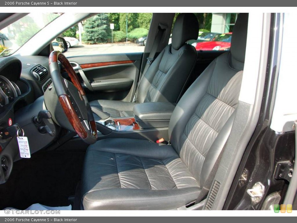 Black Interior Photo for the 2006 Porsche Cayenne S #12781975
