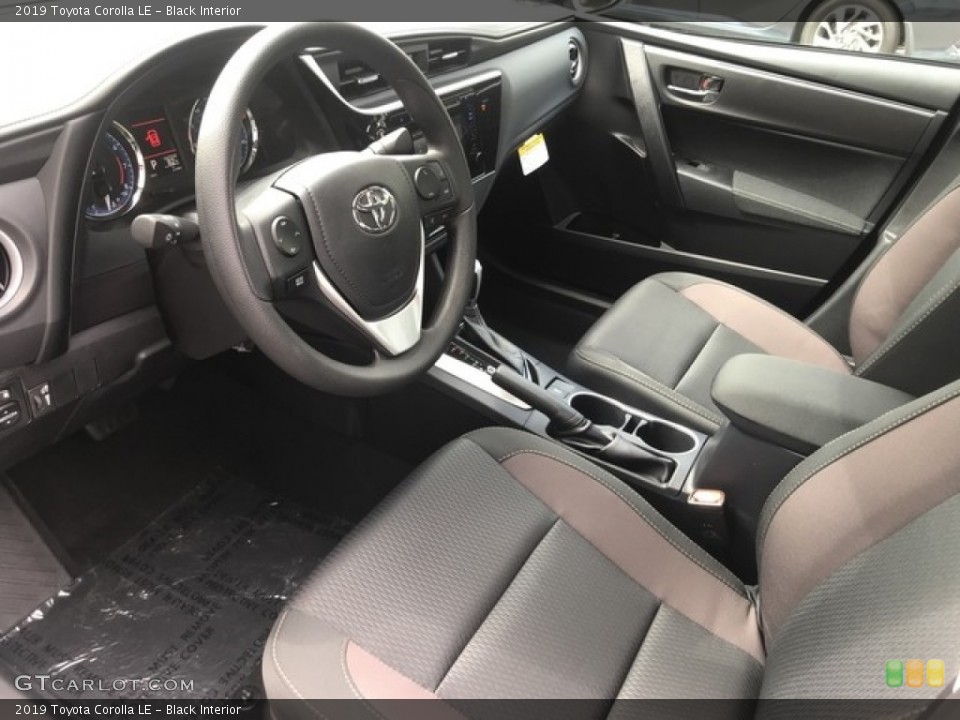 Black Interior Photo for the 2019 Toyota Corolla LE #127868505