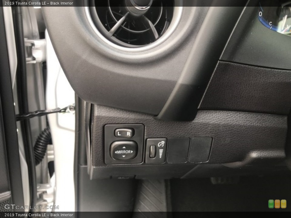 Black Interior Controls for the 2019 Toyota Corolla LE #127868619