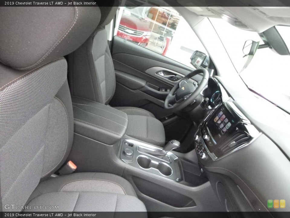 Jet Black Interior Photo for the 2019 Chevrolet Traverse LT AWD #127918354