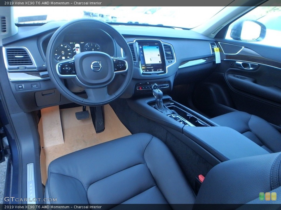Charcoal Interior Photo for the 2019 Volvo XC90 T6 AWD Momentum #128004562