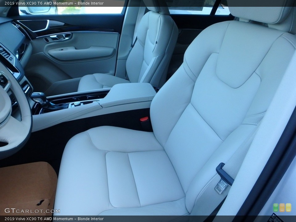 Blonde Interior Front Seat for the 2019 Volvo XC90 T6 AWD Momentum #128005234