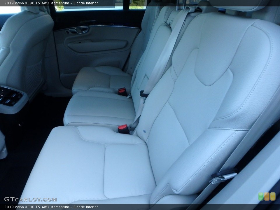 Blonde Interior Rear Seat for the 2019 Volvo XC90 T5 AWD Momentum #128006047