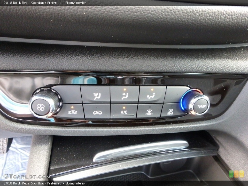 Ebony Interior Controls for the 2018 Buick Regal Sportback Preferred #128010949