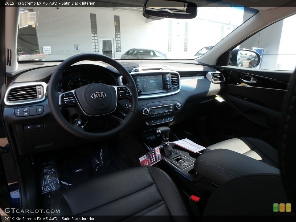 Satin Black Interior Photo for the 2019 Kia Sorento EX V6 AWD #128021260