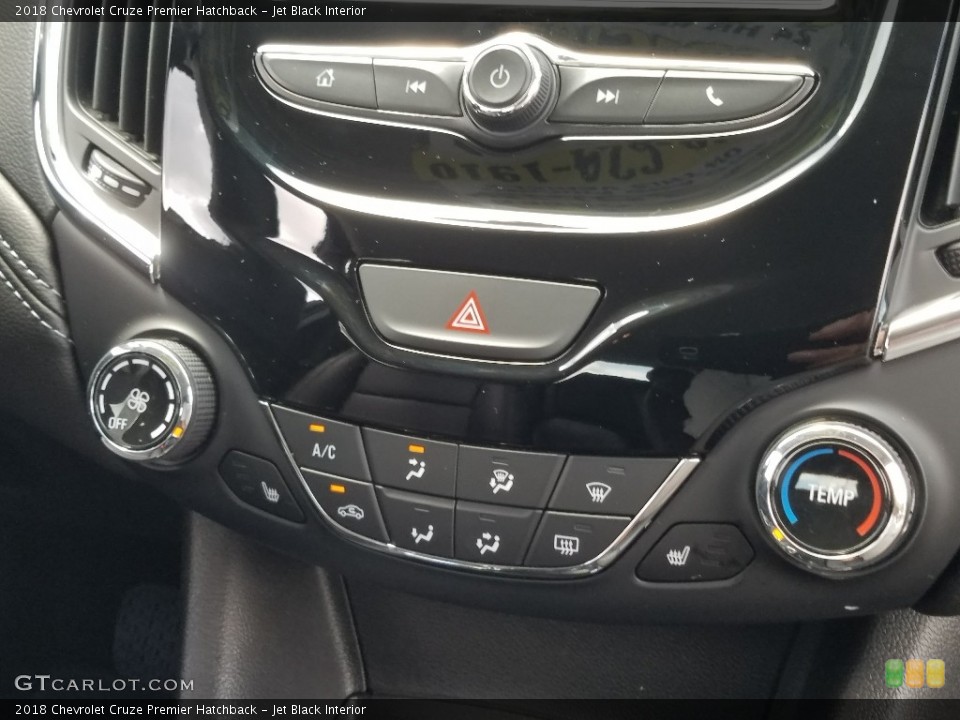 Jet Black Interior Controls for the 2018 Chevrolet Cruze Premier Hatchback #128031038