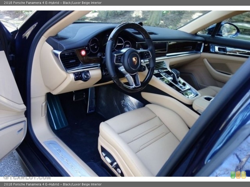 Black/Luxor Beige Interior Photo for the 2018 Porsche Panamera 4 E-Hybrid #128053595