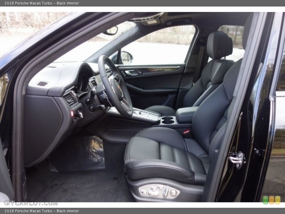 Black Interior Photo for the 2018 Porsche Macan Turbo #128053979