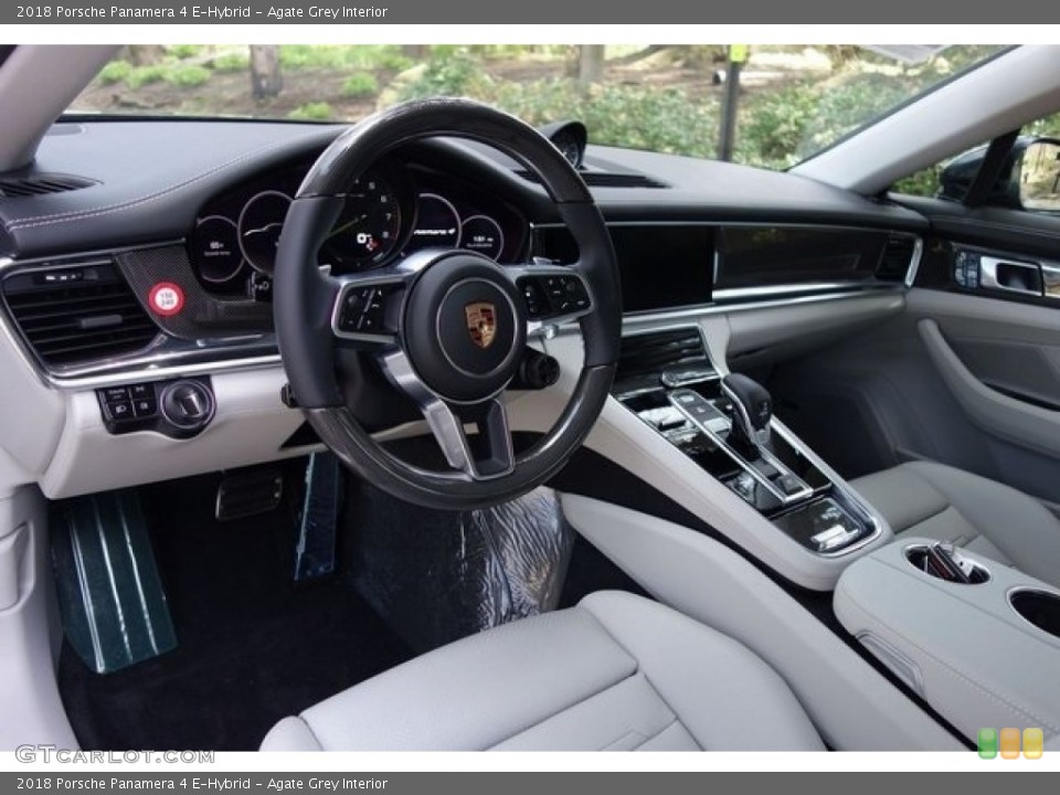 Agate Grey Interior Dashboard for the 2018 Porsche Panamera 4 E-Hybrid #128056169
