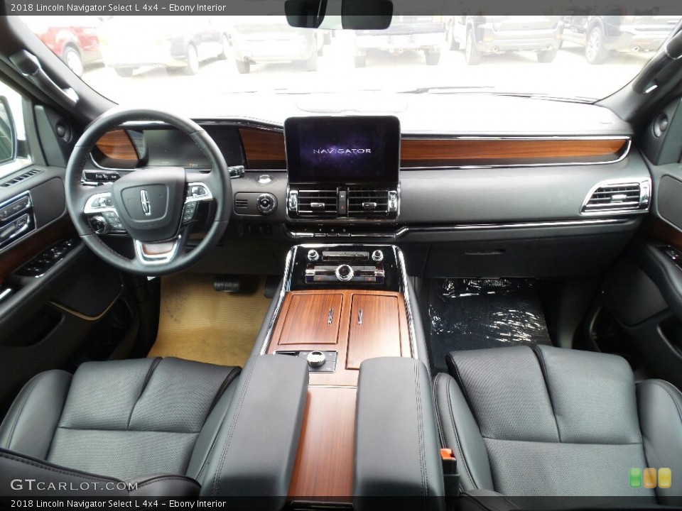 Ebony Interior Photo for the 2018 Lincoln Navigator Select L 4x4 #128066924