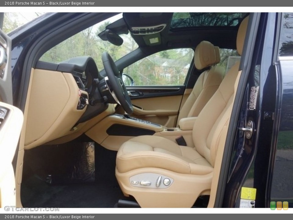 Black/Luxor Beige Interior Front Seat for the 2018 Porsche Macan S #128070302